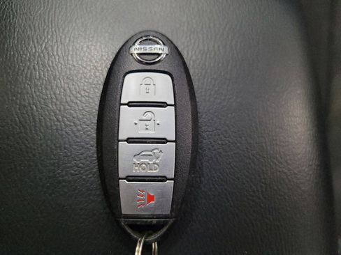 Used 2016 Nissan Rogue SV w/ SV Premium Package AWD/4WD image 32
