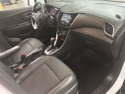 Used 2022 Chevrolet Trax LT w/ Driver Confidence Package AWD/4WD image 10