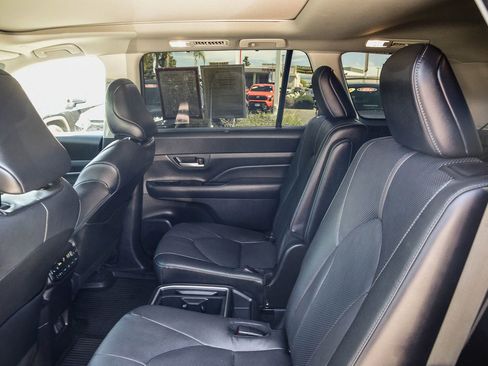 Certified 2024 Toyota Grand Highlander Platinum image 18