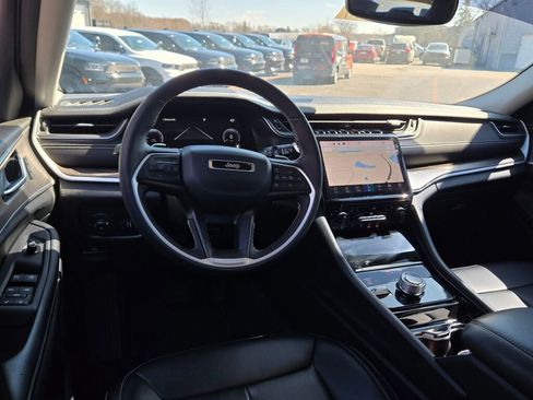 Used 2023 Jeep Grand Cherokee L Limited w/ Luxury Tech Group II image 20