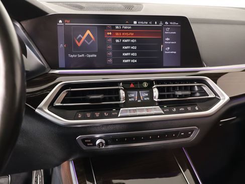 Used 2019 BMW X5 xDrive50i w/ M Sport Package image 5