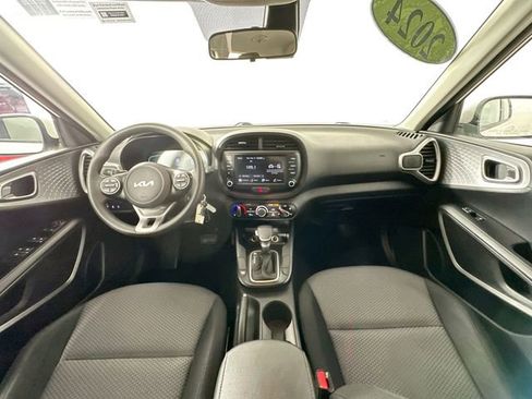 Used 2024 Kia Soul LX w/ Option Group 015 FWD image 3