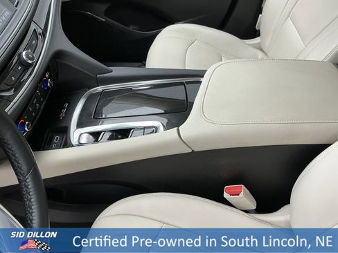 Used 2023 Buick Enclave Essence image 14