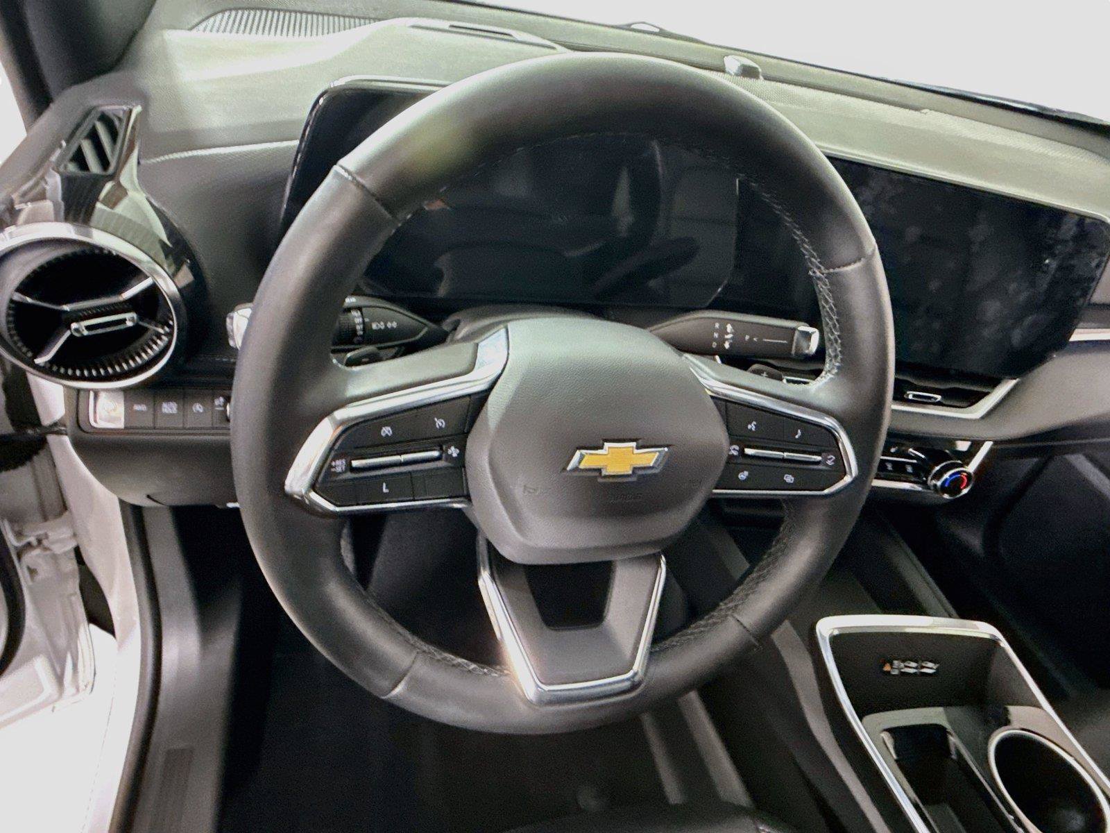 Used 2025 Chevrolet Equinox LT w/ Convenience Package II AWD/4WD image 5