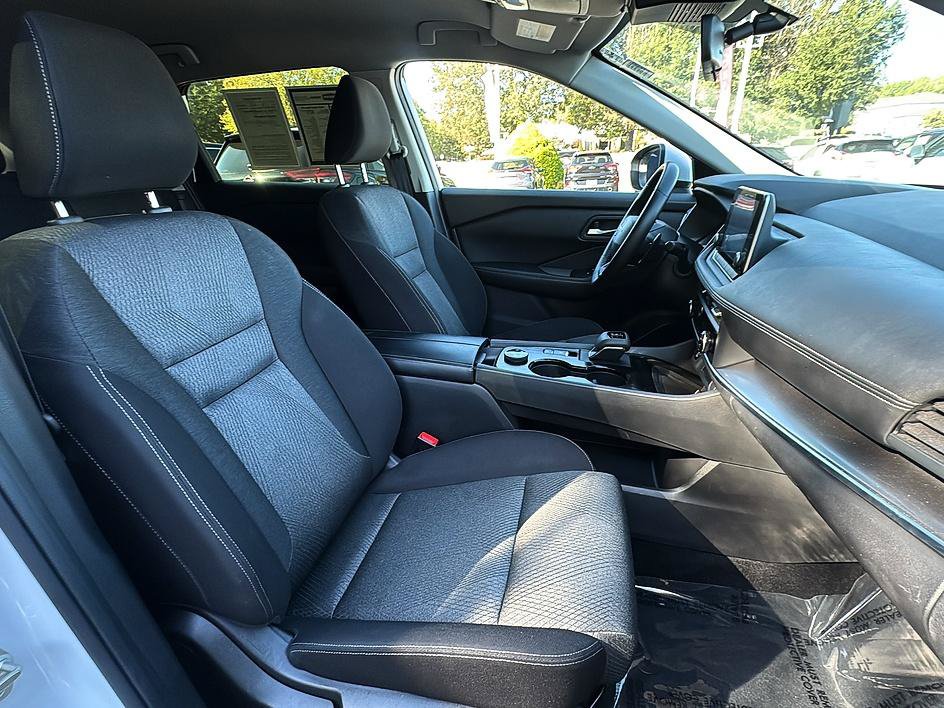 Certified 2025 Nissan Rogue SV AWD/4WD image 26