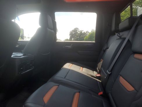 Used 2024 GMC Sierra 2500 AT4 w/ AT4 Premium Plus Package AWD/4WD image 8