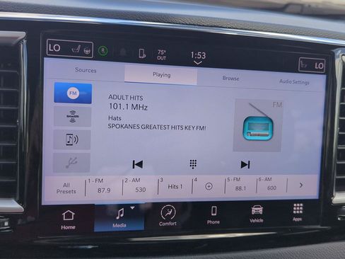Used 2023 Chrysler Pacifica Touring-L FWD image 23