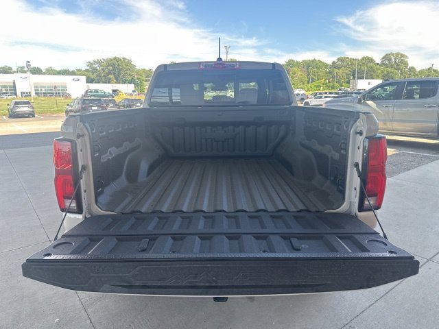 New 2026 Chevrolet Colorado ZR2 w/ Technology Package AWD/4WD image 10