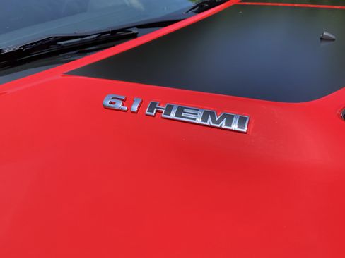 Used 2009 Dodge Challenger SRT8 w/ SRT Option Group II RWD image 39
