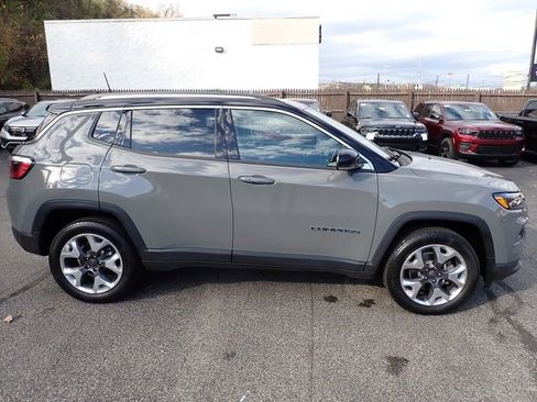 Certified 2022 Jeep Compass Limited image 8