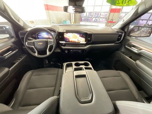 Used 2023 Chevrolet Silverado 1500 LT image 9