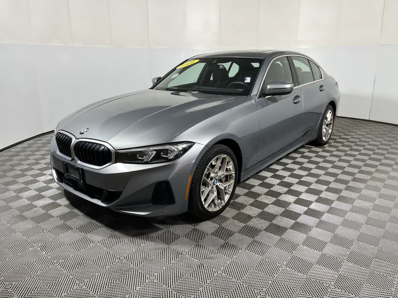 Used 2025 BMW 330i Sedan RWD image 4