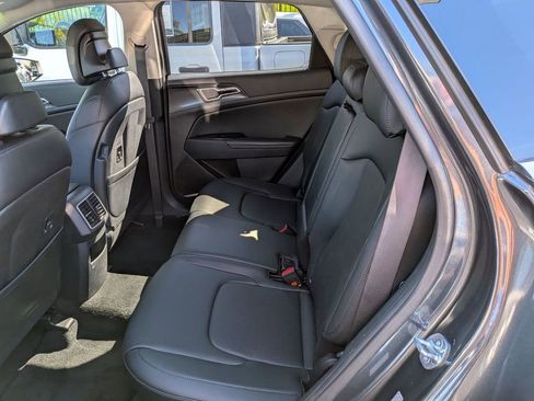 Used 2024 Kia Sportage EX image 27