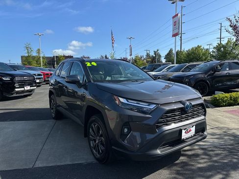 Used 2024 Toyota RAV4 XLE Premium w/ Weather Package AWD/4WD image 7