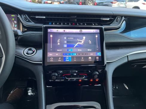 Used 2022 Jeep Grand Cherokee Limited 4xe image 20