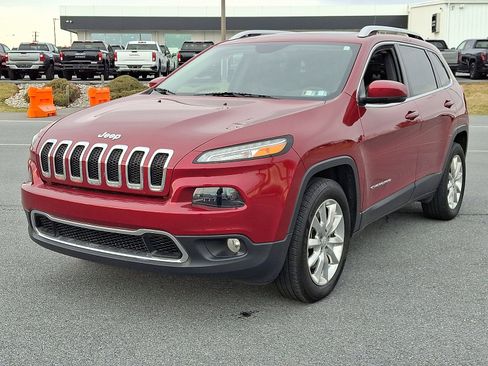Used 2017 Jeep Cherokee Limited image 3