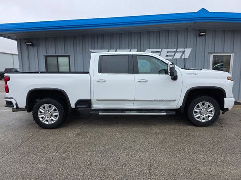 Used 2024 Chevrolet Silverado 2500 High Country w/ Technology Package image 5