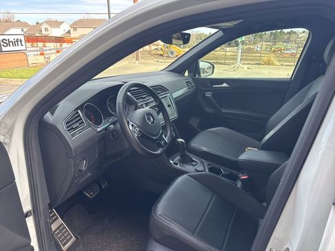 Used 2021 Volkswagen Tiguan SE R-Line image 9