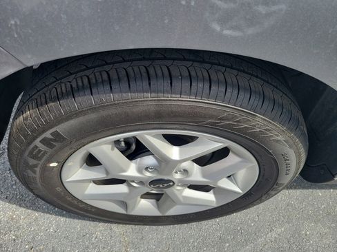 Used 2025 Kia Soul LX image 8