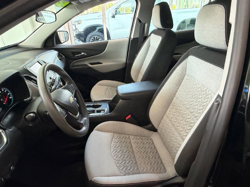 Used 2024 Chevrolet Equinox LS w/ Driver Confidence II Package FWD image 9