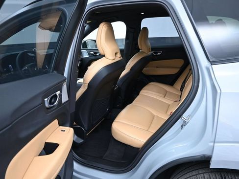 Used 2024 Volvo XC60 B5 Ultimate w/ Protection Package Premier AWD/4WD image 16