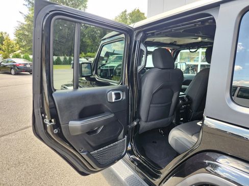 Used 2021 Jeep Wrangler Unlimited Sahara w/ Cold Weather Group image 36