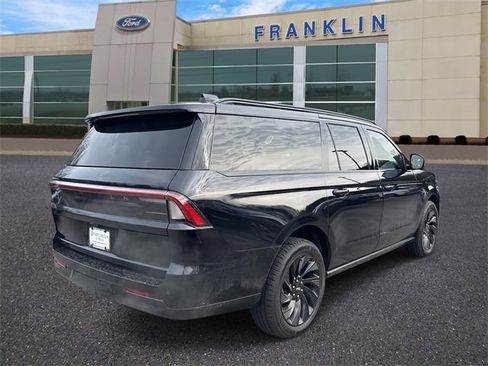 New 2025 Lincoln Navigator L Reserve w/ Jet Appearance Package image 7