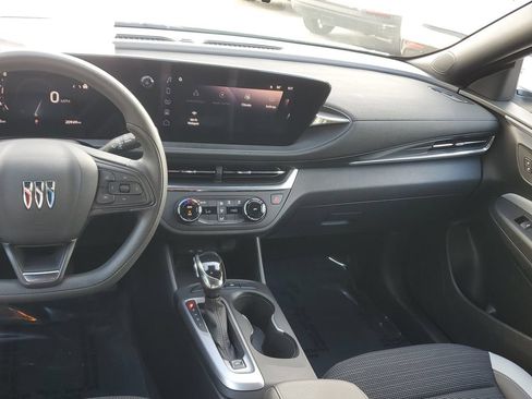 Certified 2024 Buick Envista Preferred w/ Advanced Safety Package FWD image 19