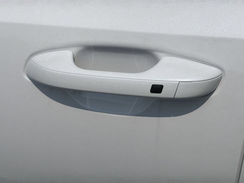 New 2026 Kia Sorento LX FWD image 15