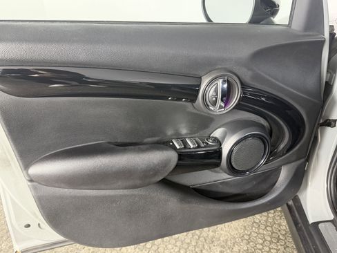 Used 2019 MINI Cooper S image 10