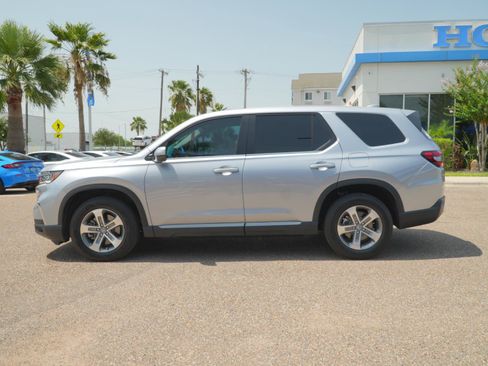 Used 2025 Honda Pilot EX-L image 8