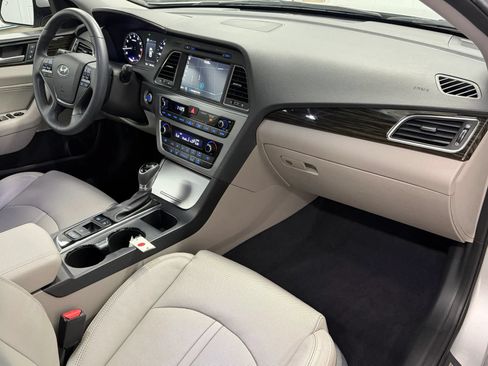 Used 2017 Hyundai Sonata Limited w/ Ultimate Package 04 FWD image 13