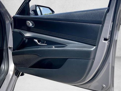 Used 2022 Hyundai Elantra SEL w/ Cargo Package FWD image 19