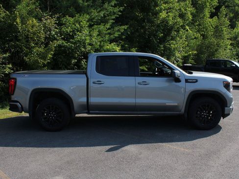 Used 2025 GMC Sierra 1500 Elevation w/ X31 Off-Road Package AWD/4WD image 4