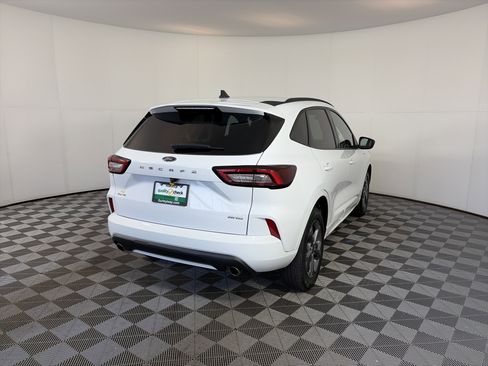 Used 2023 Ford Escape ST-Line image 10