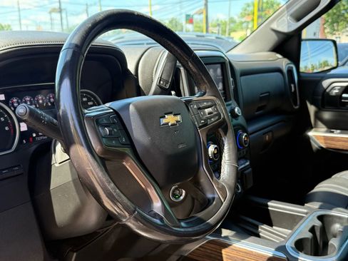 Used 2019 Chevrolet Silverado 1500 High Country w/ Technology Package image 9