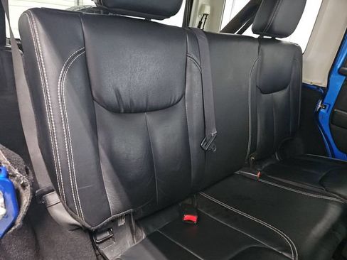 Used 2014 Jeep Wrangler Unlimited Sahara AWD/4WD image 31