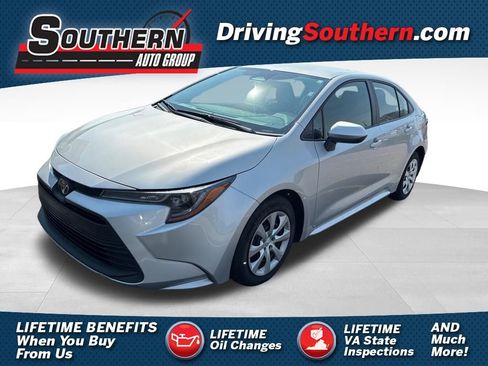 Used 2024 Toyota Corolla LE image 1