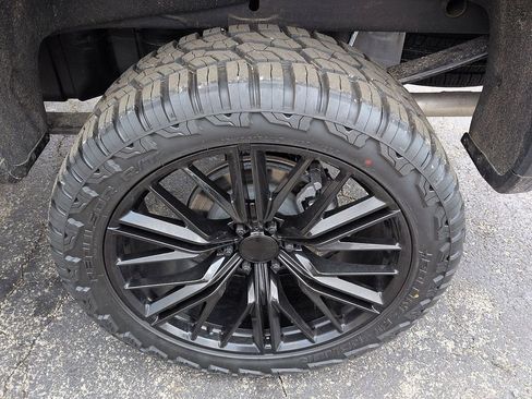 Used 2025 GMC Sierra 1500 Elevation image 10