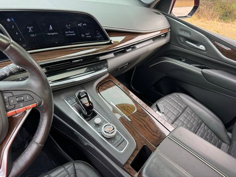 Certified 2021 Cadillac Escalade Premium Luxury Platinum image 35