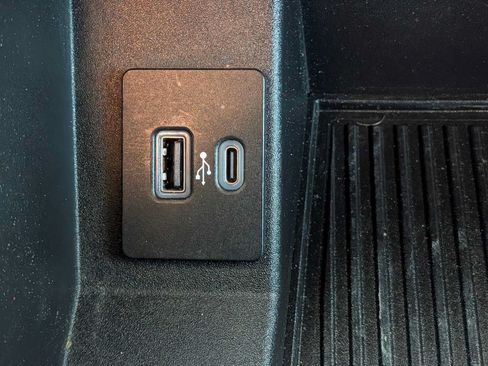 Used 2020 Ford F250 Lariat w/ Lariat Value Package AWD/4WD image 24