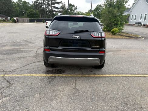 Used 2020 Jeep Cherokee Limited FWD image 8