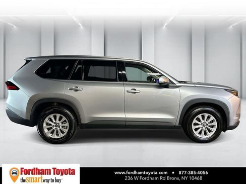 Certified 2025 Toyota Grand Highlander AWD image 2