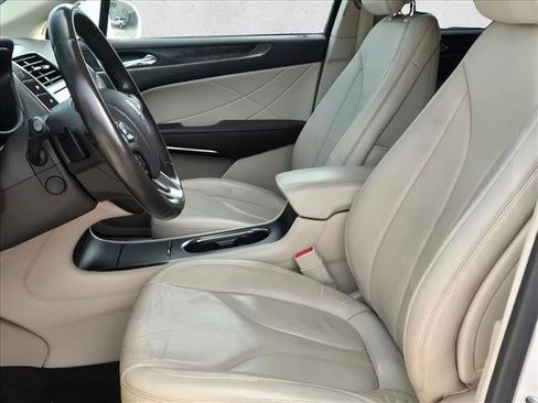 Used 2018 Lincoln MKC Reserve image 16