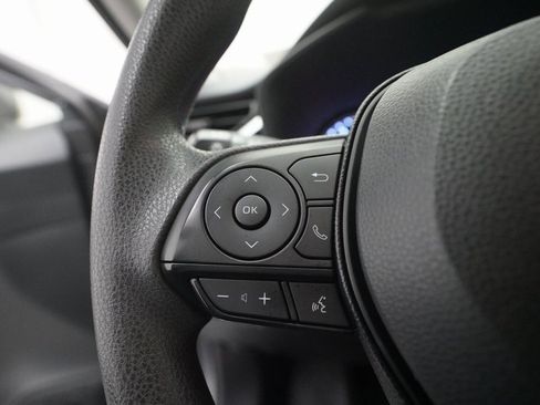 Used 2020 Toyota RAV4 LE image 17