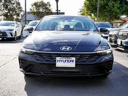 New 2026 Hyundai Elantra SE image 5