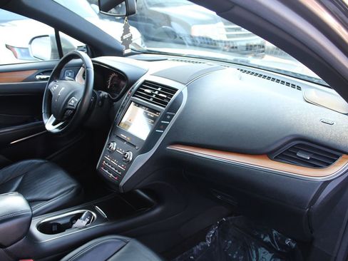 Used 2017 Lincoln MKC Select w/ Select Plus Package image 23