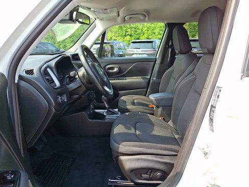 Used 2023 Jeep Renegade Latitude w/ Premium Group AWD/4WD image 14