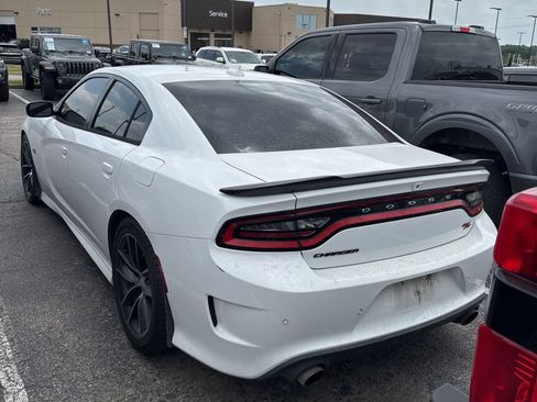 Used 2015 Dodge Charger R/T Scat Pack RWD image 4