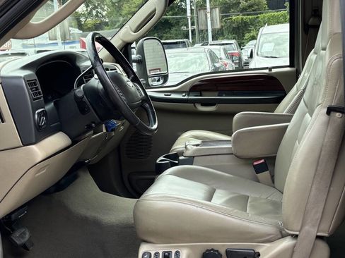 Used 2005 Ford Excursion Limited image 10